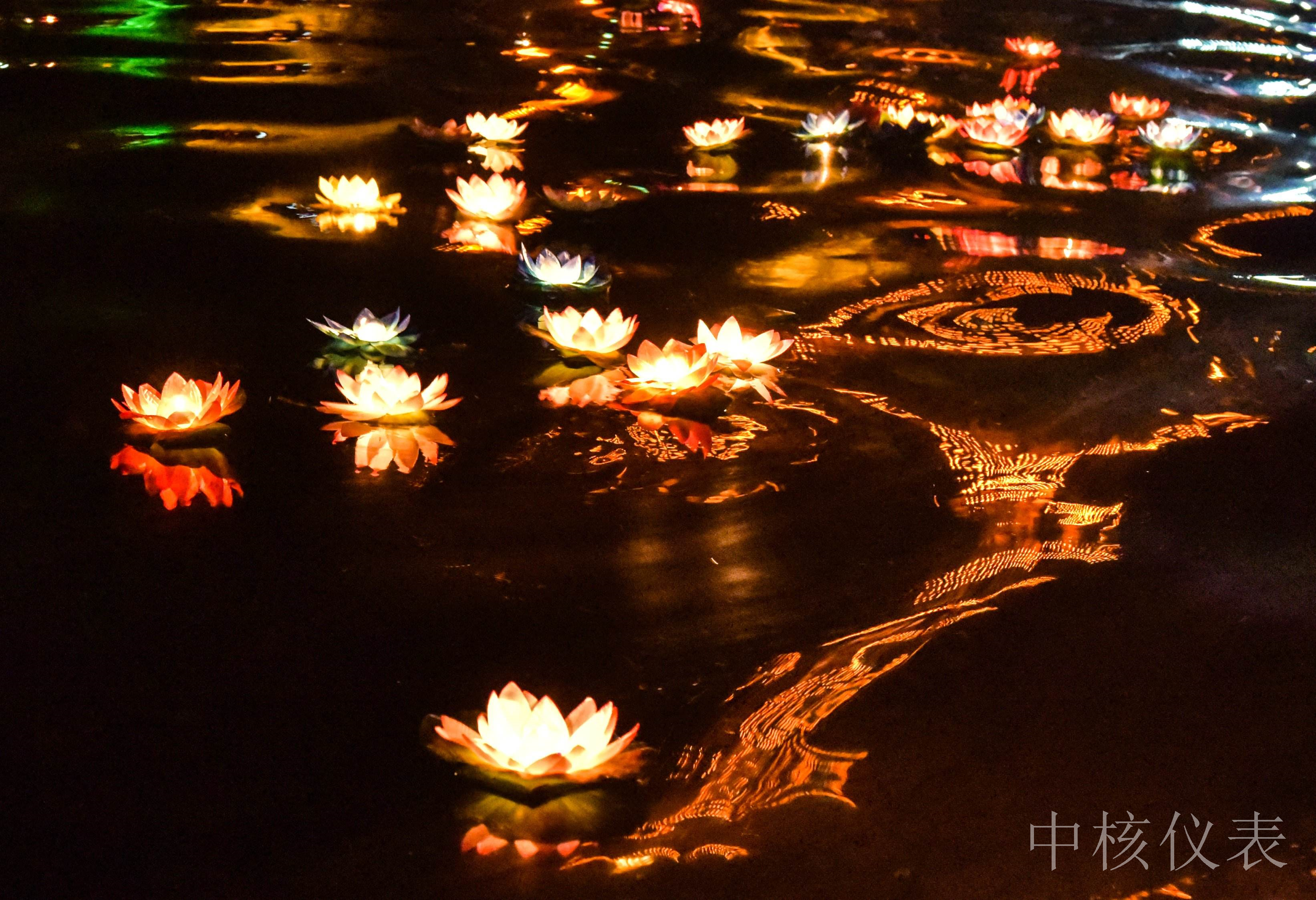 国庆中秋，普天同庆，中核仪表祝愿祖国繁荣昌盛，祝您节日快乐